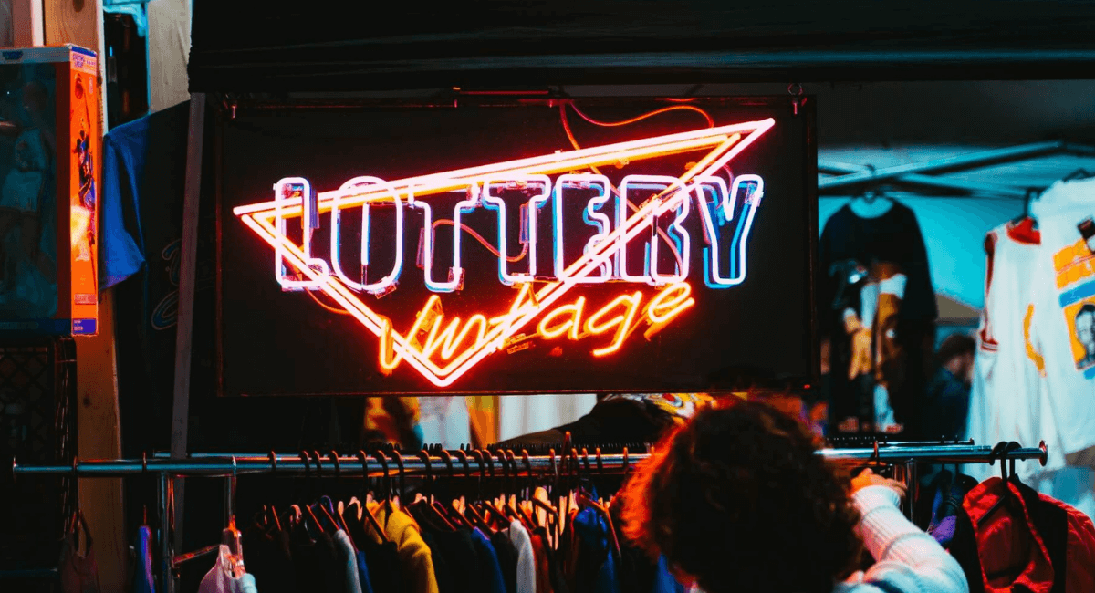 how to save money on clothes, thrifting and other tips